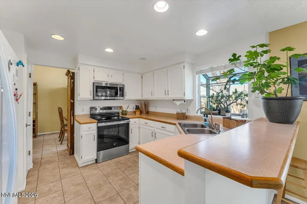 6325 Blue Lakes Reno NV 89523