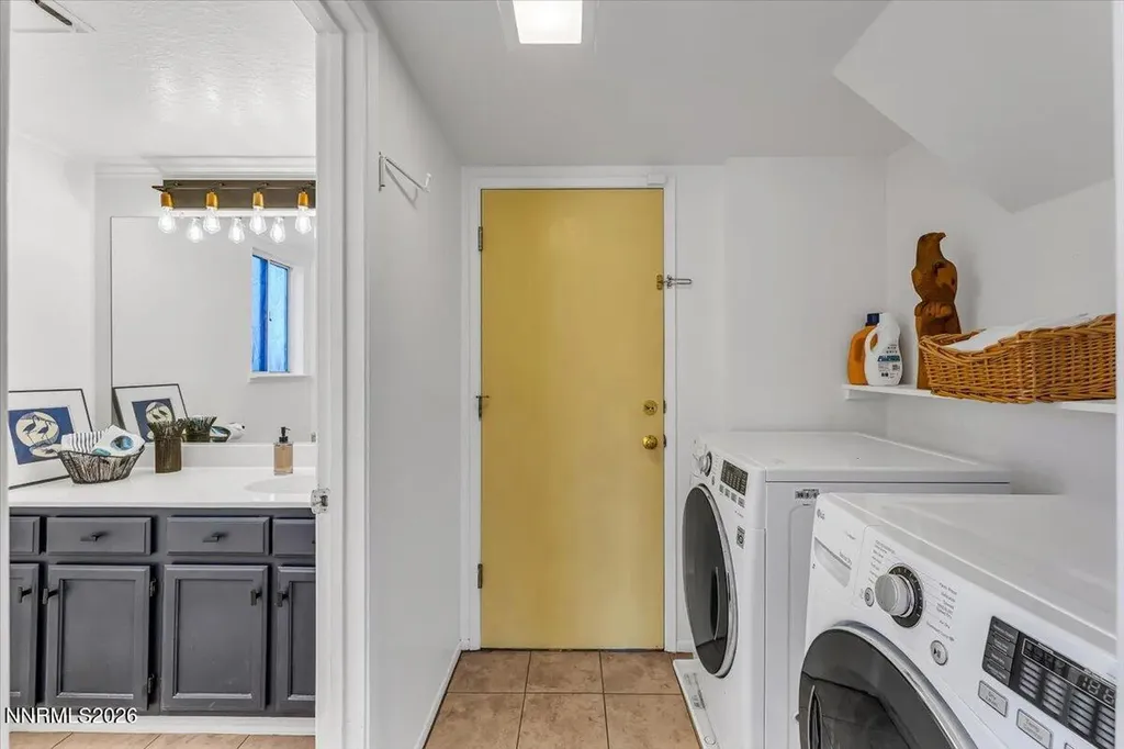 6325 Blue Lakes Reno NV 89523