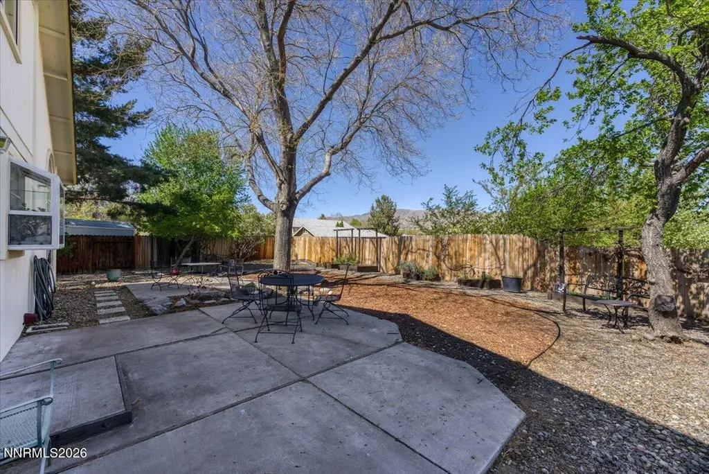 6325 Blue Lakes Reno NV 89523