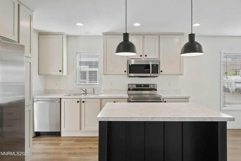 135 Fireman Row Dayton NV 89403