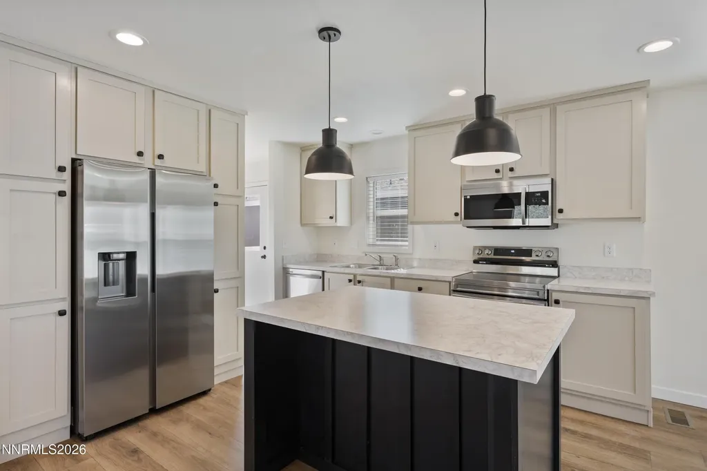 135 Fireman Row Dayton NV 89403