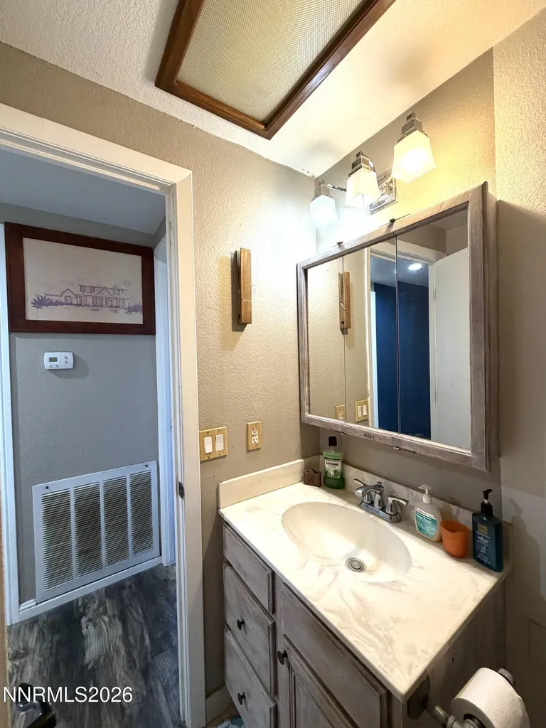 5 Rhoda Yerington NV 89447