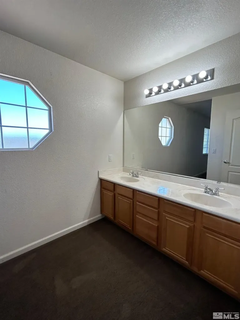 17910 Drift Creek Reno NV 89508