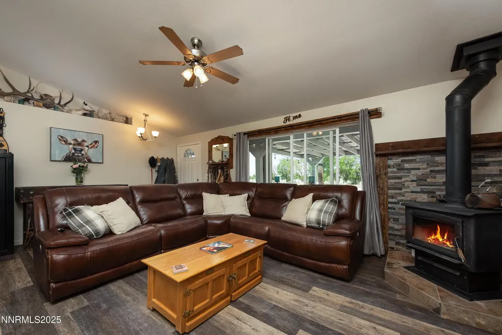 540 Upper Colony Wellington NV 89444