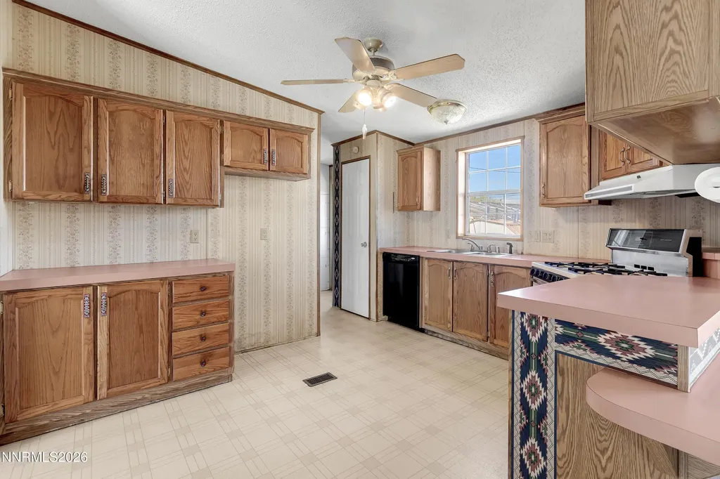 5527 Yukon Sun Valley NV 89433