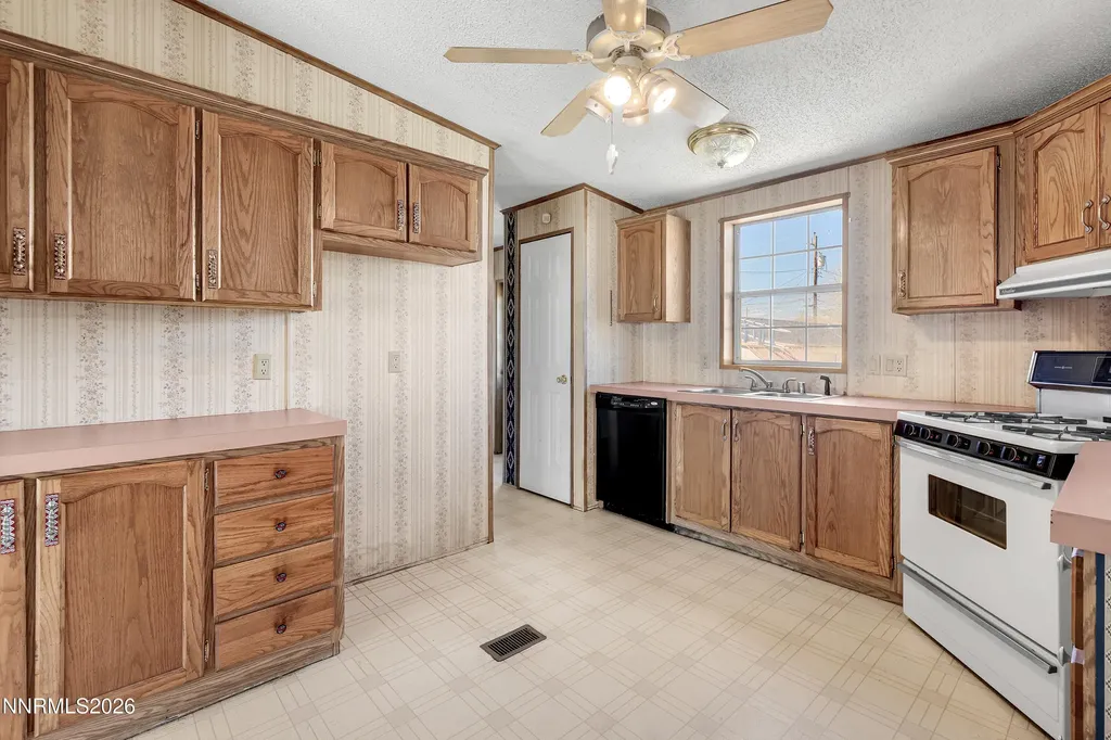 5527 Yukon Sun Valley NV 89433