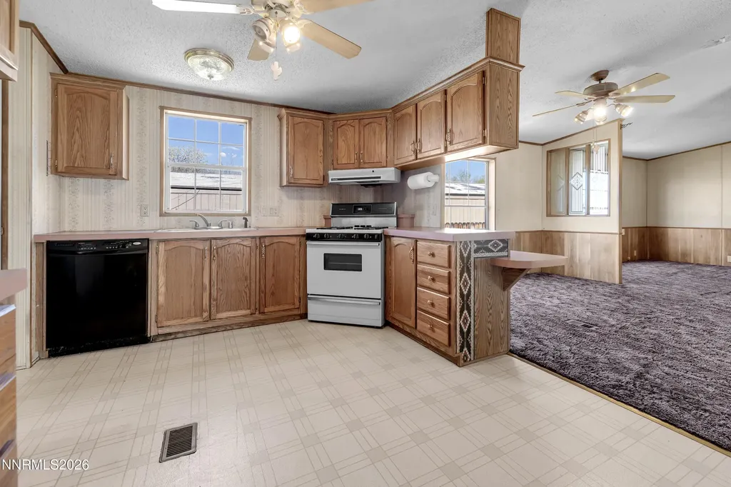 5527 Yukon Sun Valley NV 89433