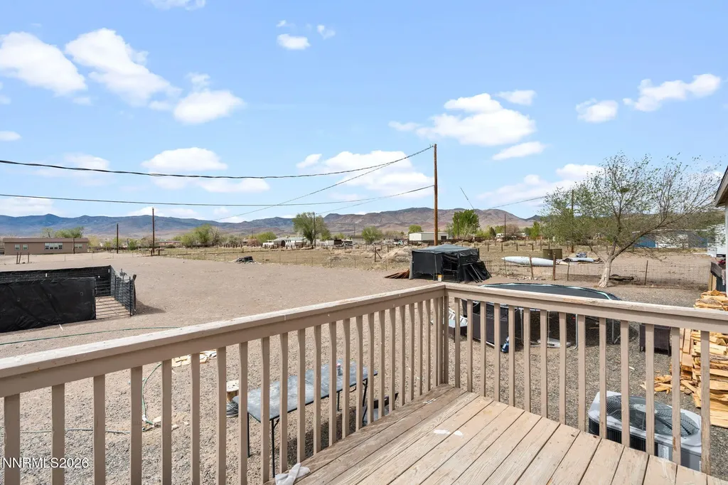 5495 Navajo Stagecoach NV 89429