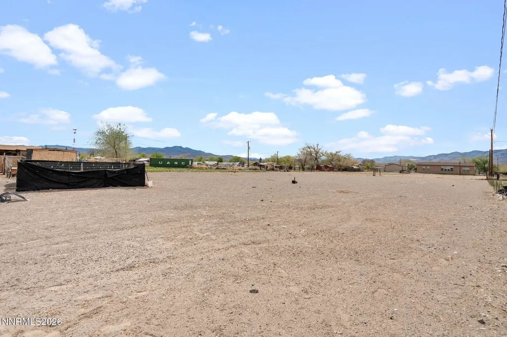 5495 Navajo Stagecoach NV 89429