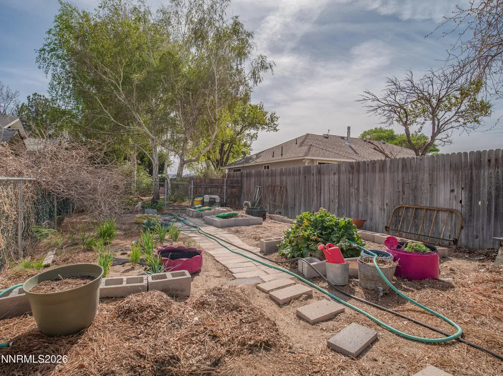 319 Nv-208 Yerington NV 89447