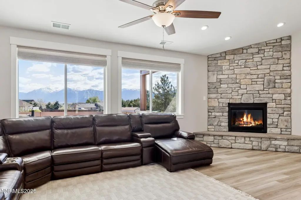 1521 Stephanie Minden NV 89423