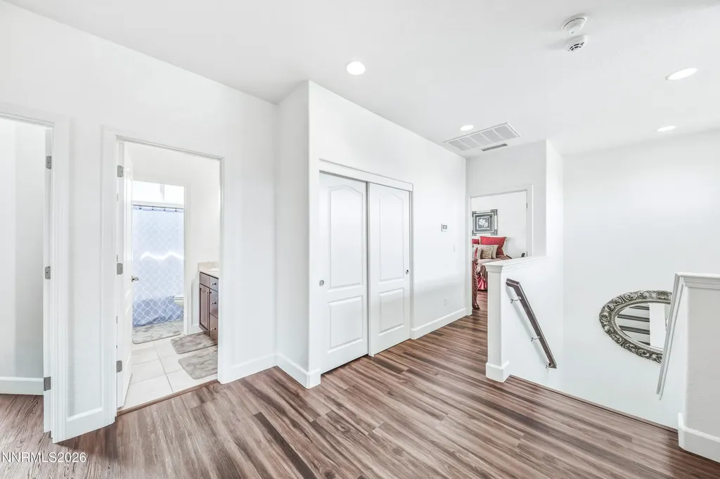 2084 Whitecliff Reno NV 89521