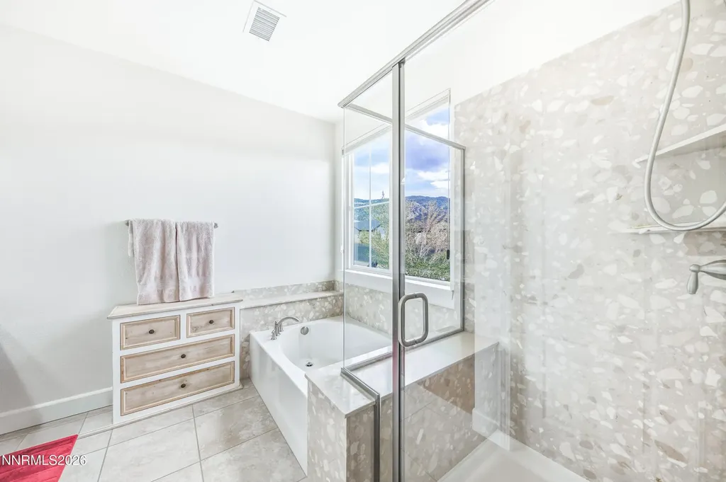 2084 Whitecliff Reno NV 89521
