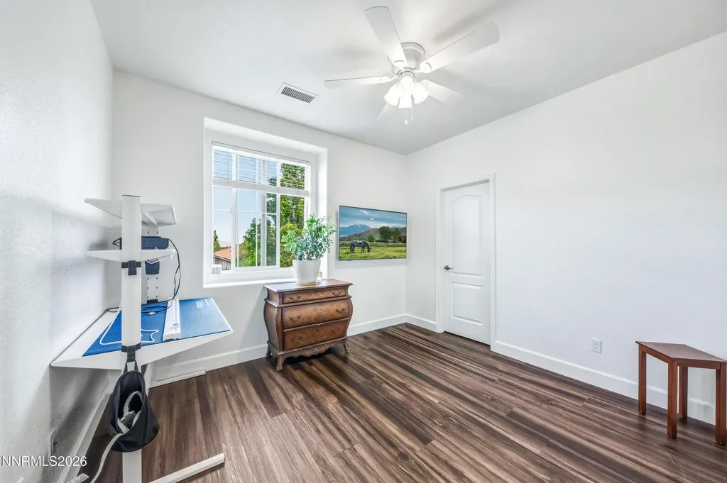 2084 Whitecliff Reno NV 89521