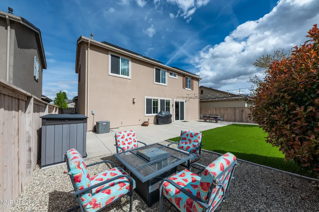 2084 Whitecliff Reno NV 89521