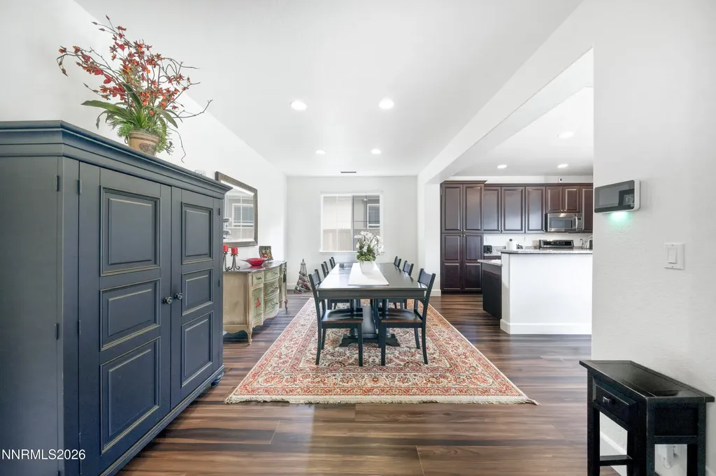 2084 Whitecliff Reno NV 89521