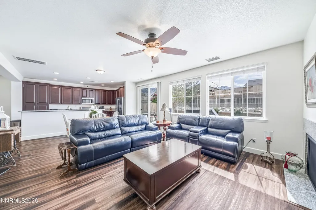 2084 Whitecliff Reno NV 89521