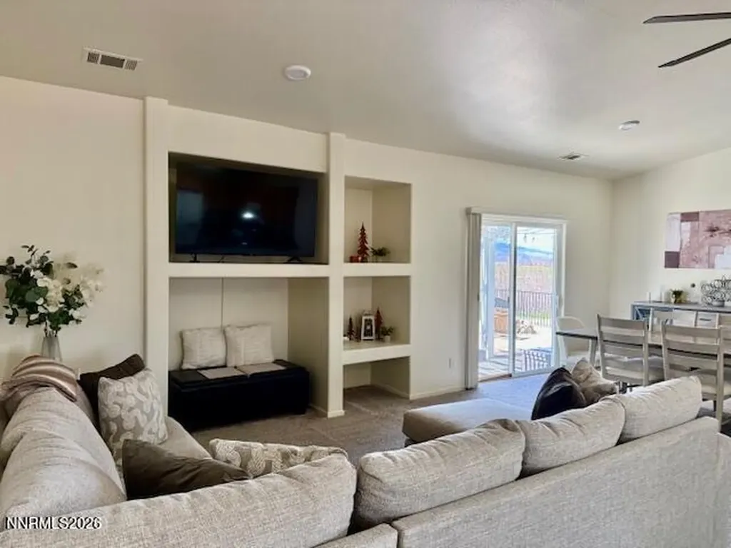 1147 White Oak Loop Minden NV 89423