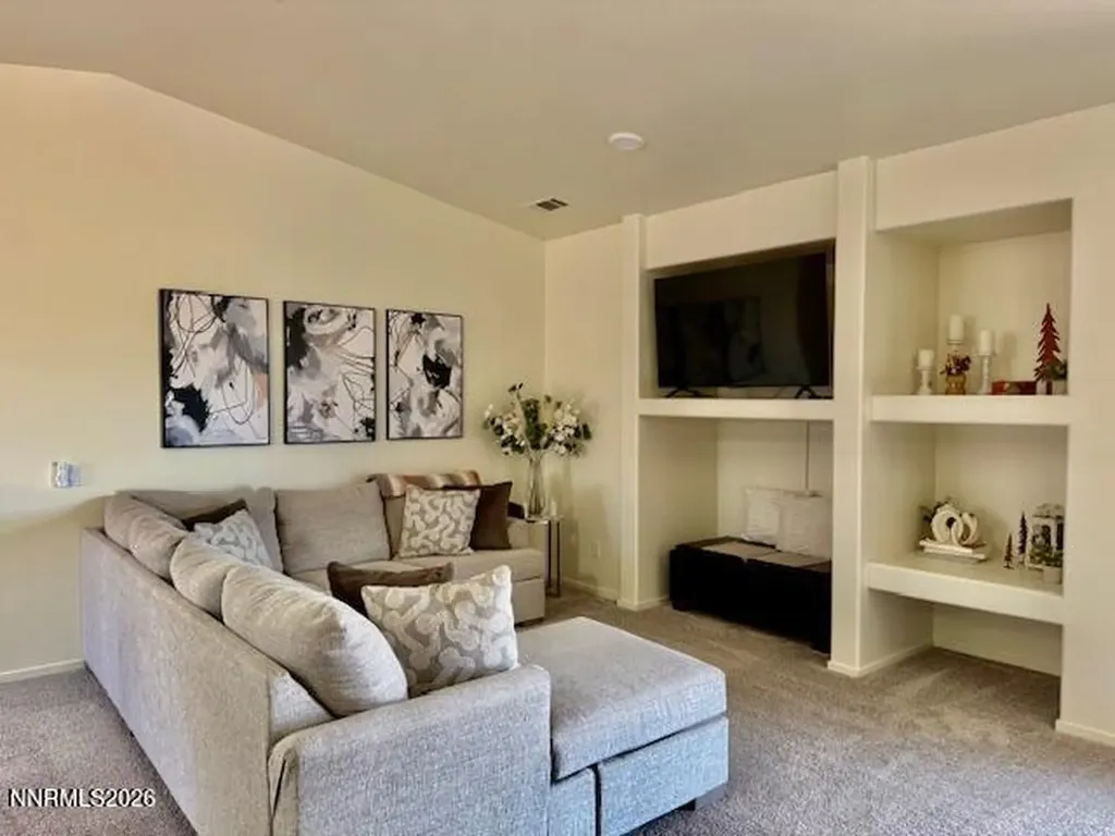 1147 White Oak Loop Minden NV 89423