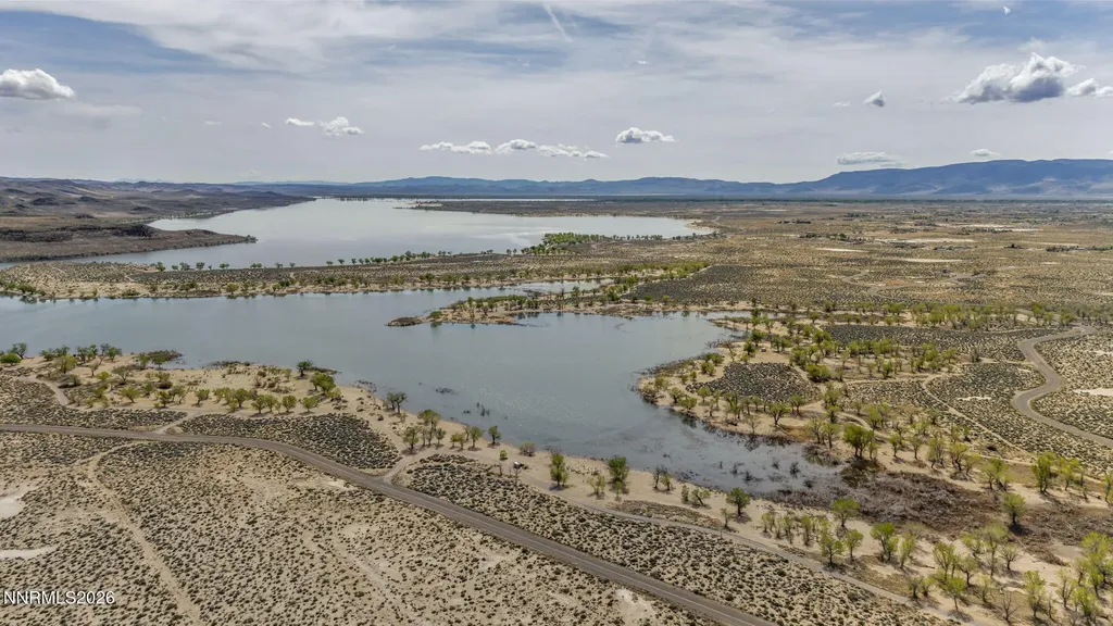 3720 Lemon Silver Springs NV 89429