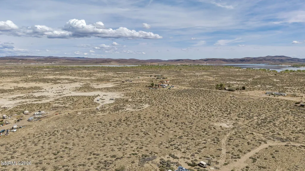 3720 Lemon Silver Springs NV 89429