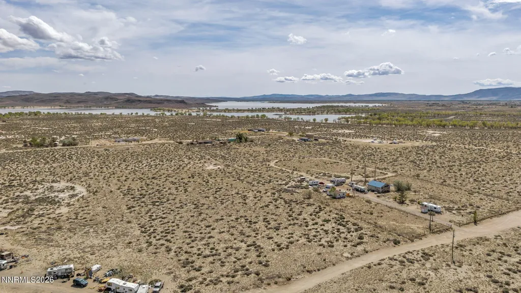 3720 Lemon Silver Springs NV 89429