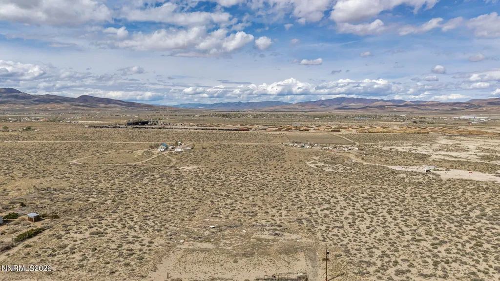 3720 Lemon Silver Springs NV 89429