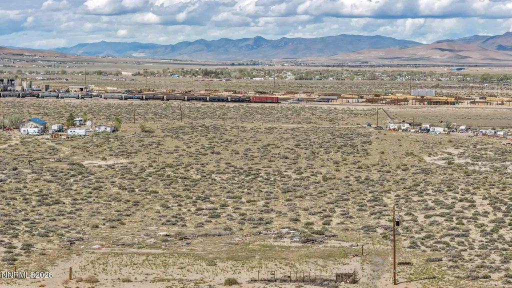 3720 Lemon Silver Springs NV 89429