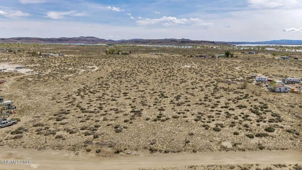 3720 Lemon Silver Springs NV 89429