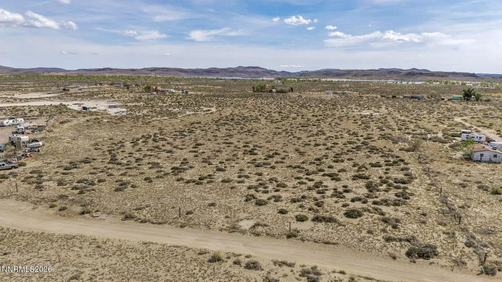 3720 Lemon Silver Springs NV 89429