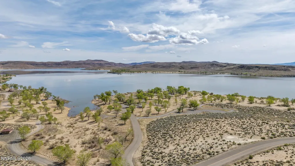 3720 Lemon Silver Springs NV 89429