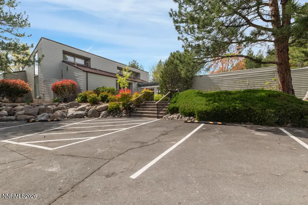 6481 Meadow Hill Reno NV 89519