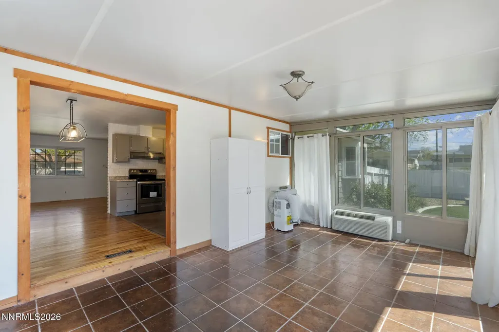 2781 Tiffany Sparks NV 89431
