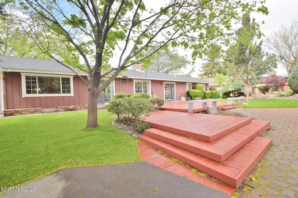 2825 Knight Reno NV 89509