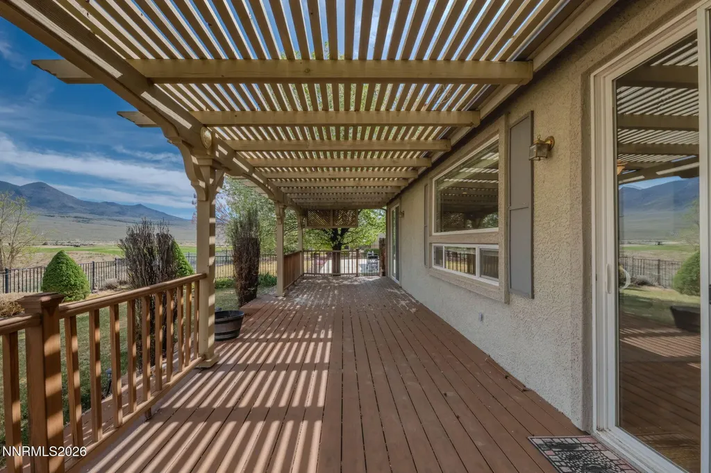 913 Lakeview Dayton NV 89403