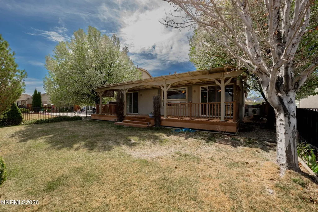 913 Lakeview Dayton NV 89403