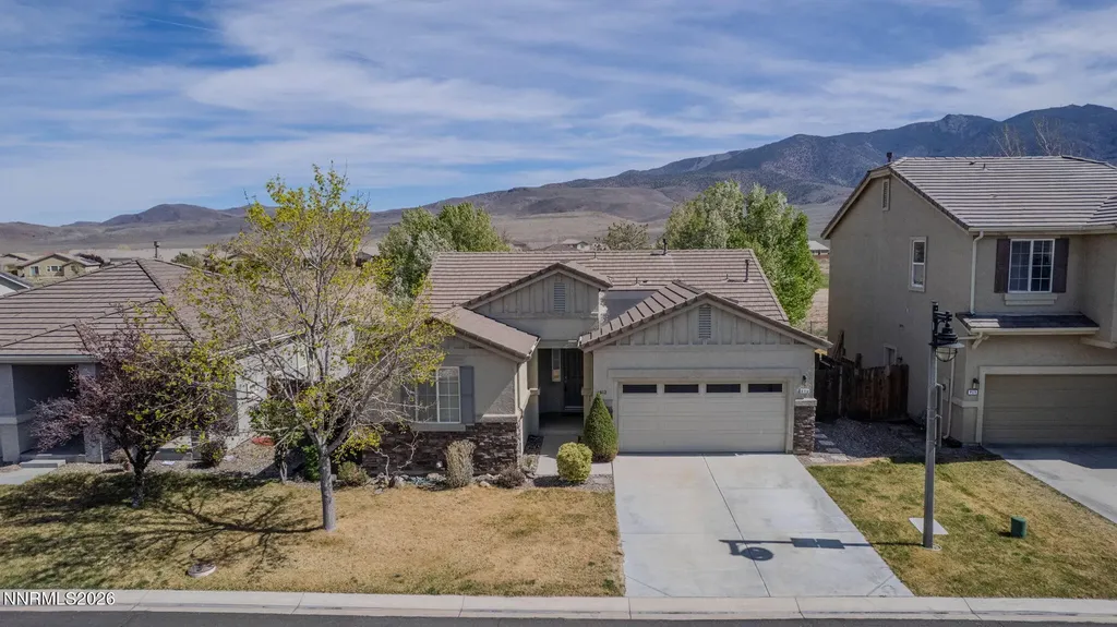 913 Lakeview Dayton NV 89403