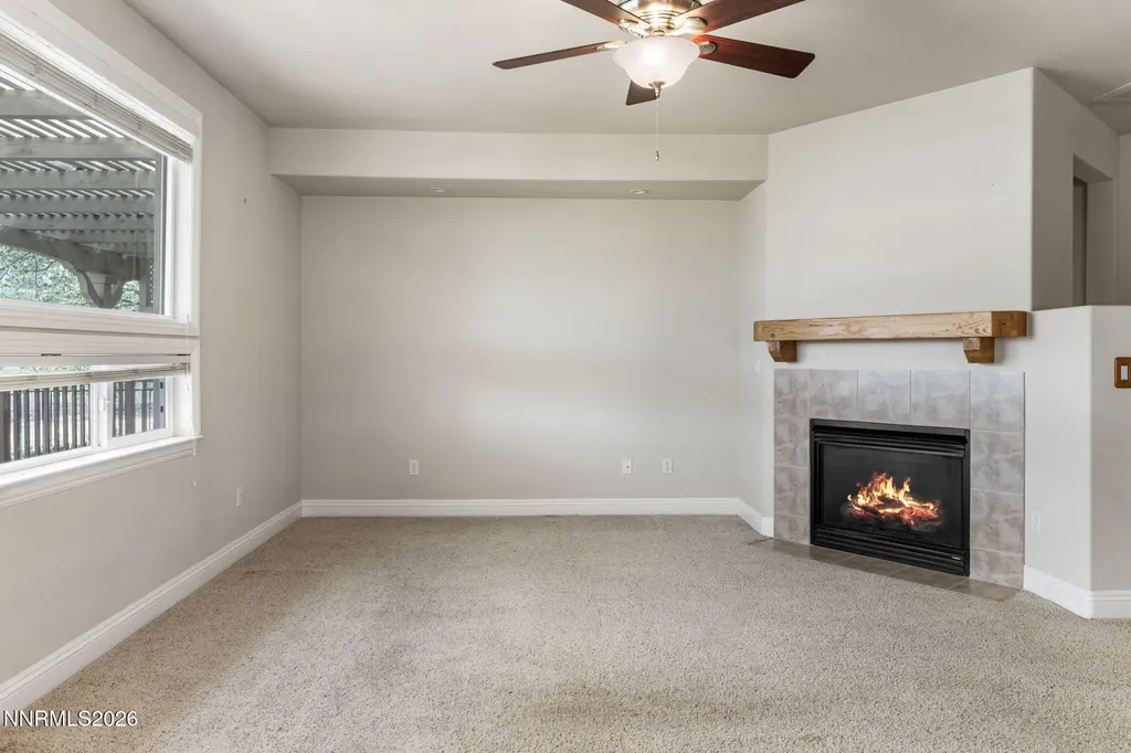 913 Lakeview Dayton NV 89403