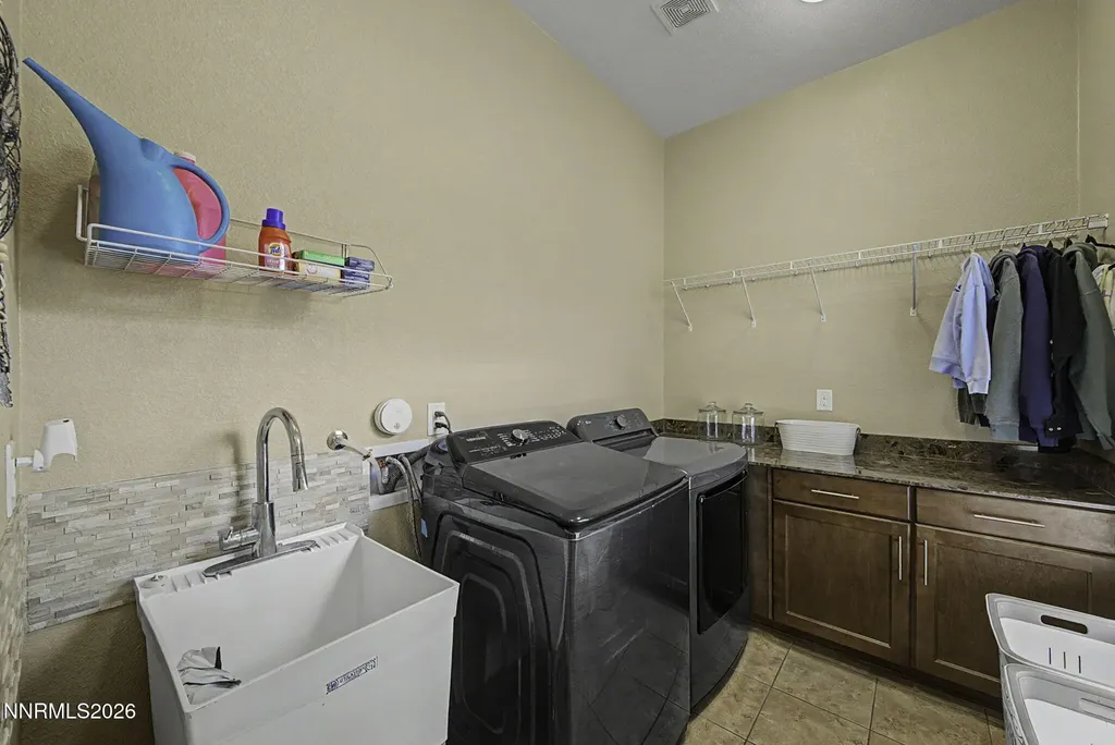 11725 Paradise View Sparks NV 89441