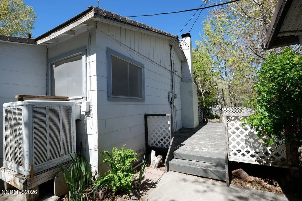 15587 Toll Reno NV 89521