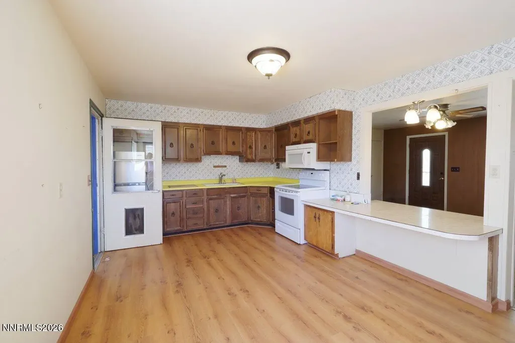 15587 Toll Reno NV 89521