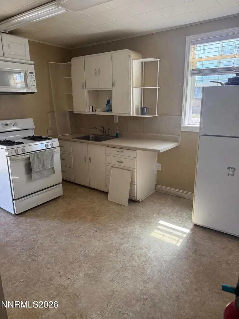 1370 Dartmouth Lovelock NV 89419