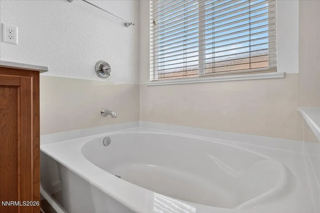1096 Crown View Reno NV 89523