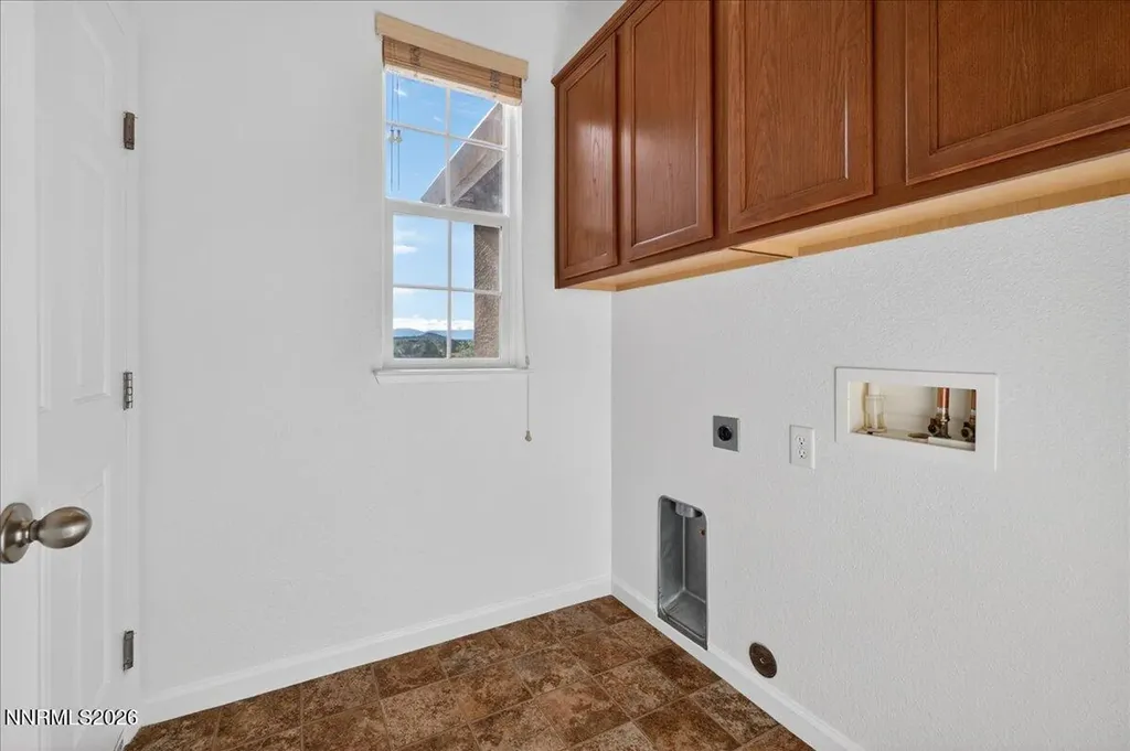 1096 Crown View Reno NV 89523