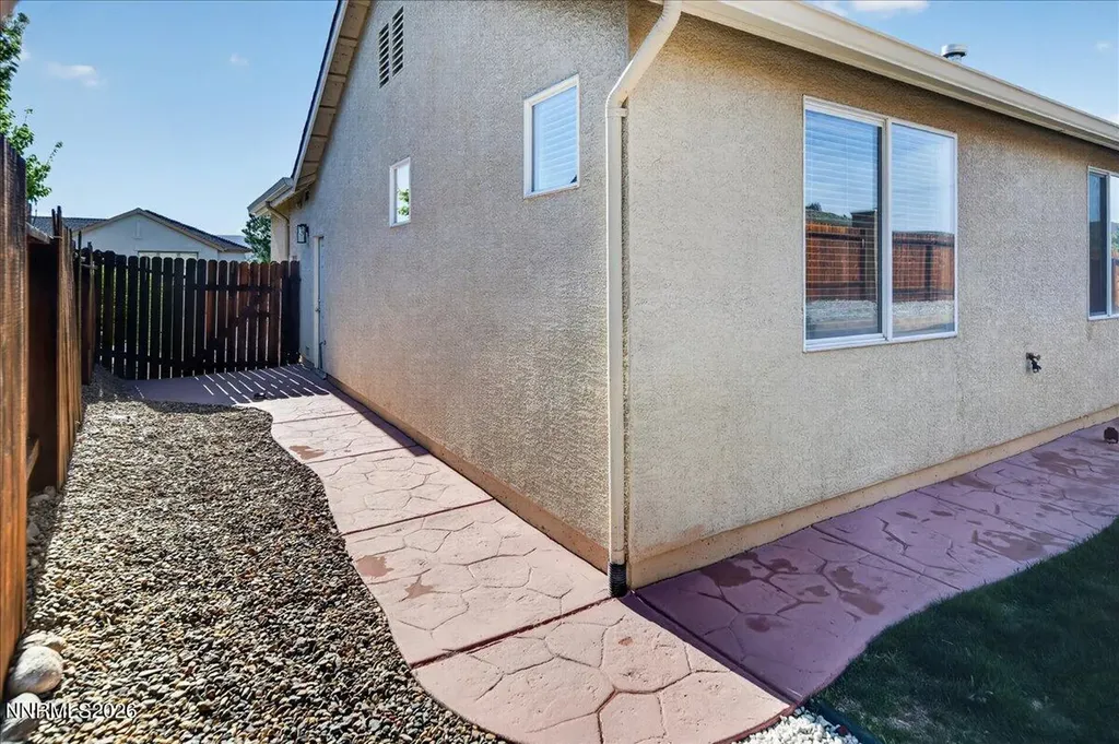 1096 Crown View Reno NV 89523