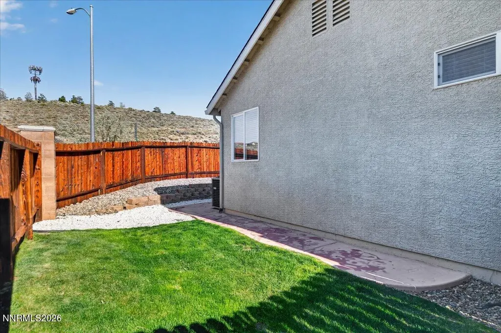 1096 Crown View Reno NV 89523