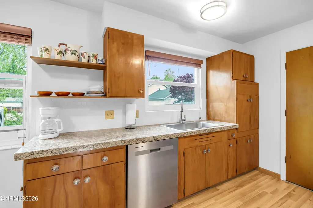 1208 Charles Reno NV 89509