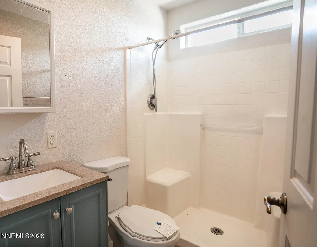 2 Pinehurst Yerington NV 89447