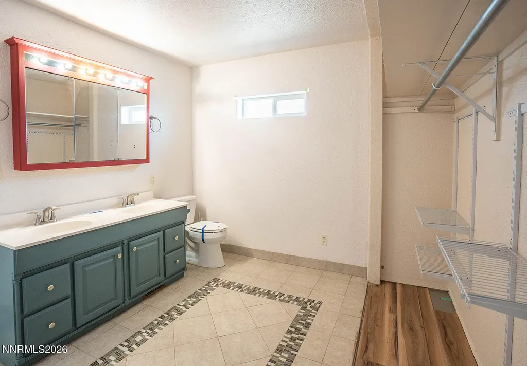 2 Pinehurst Yerington NV 89447