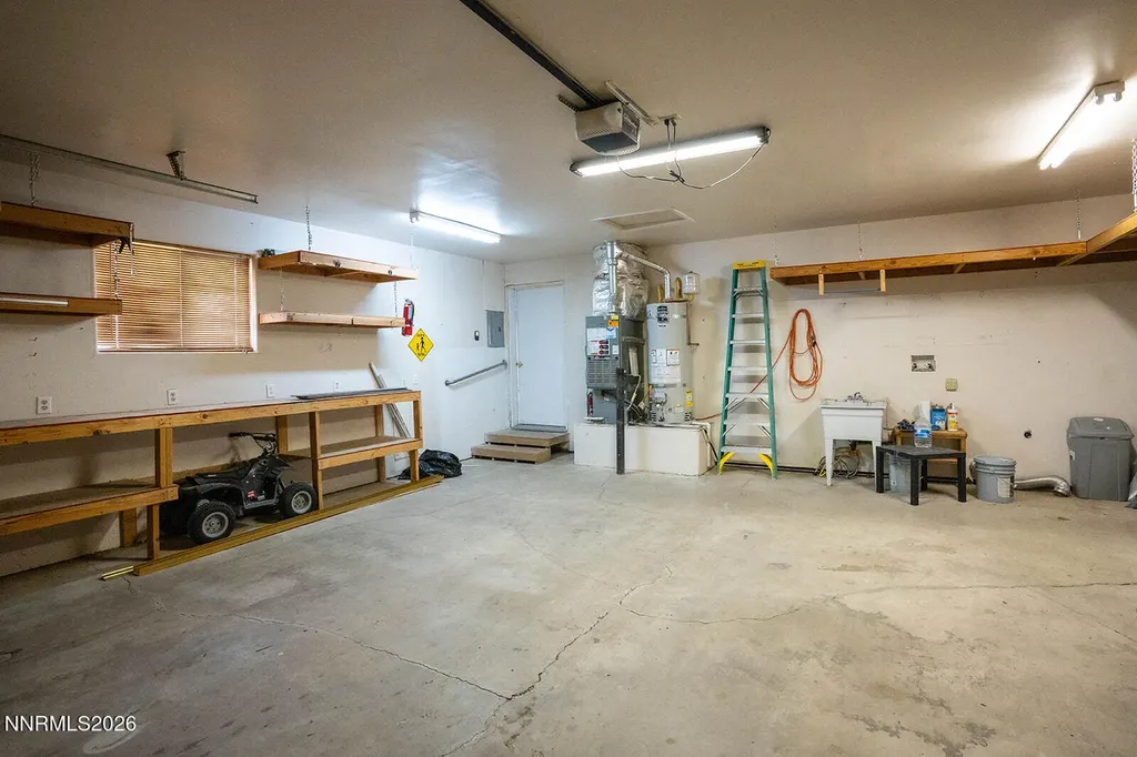 2 Pinehurst Yerington NV 89447